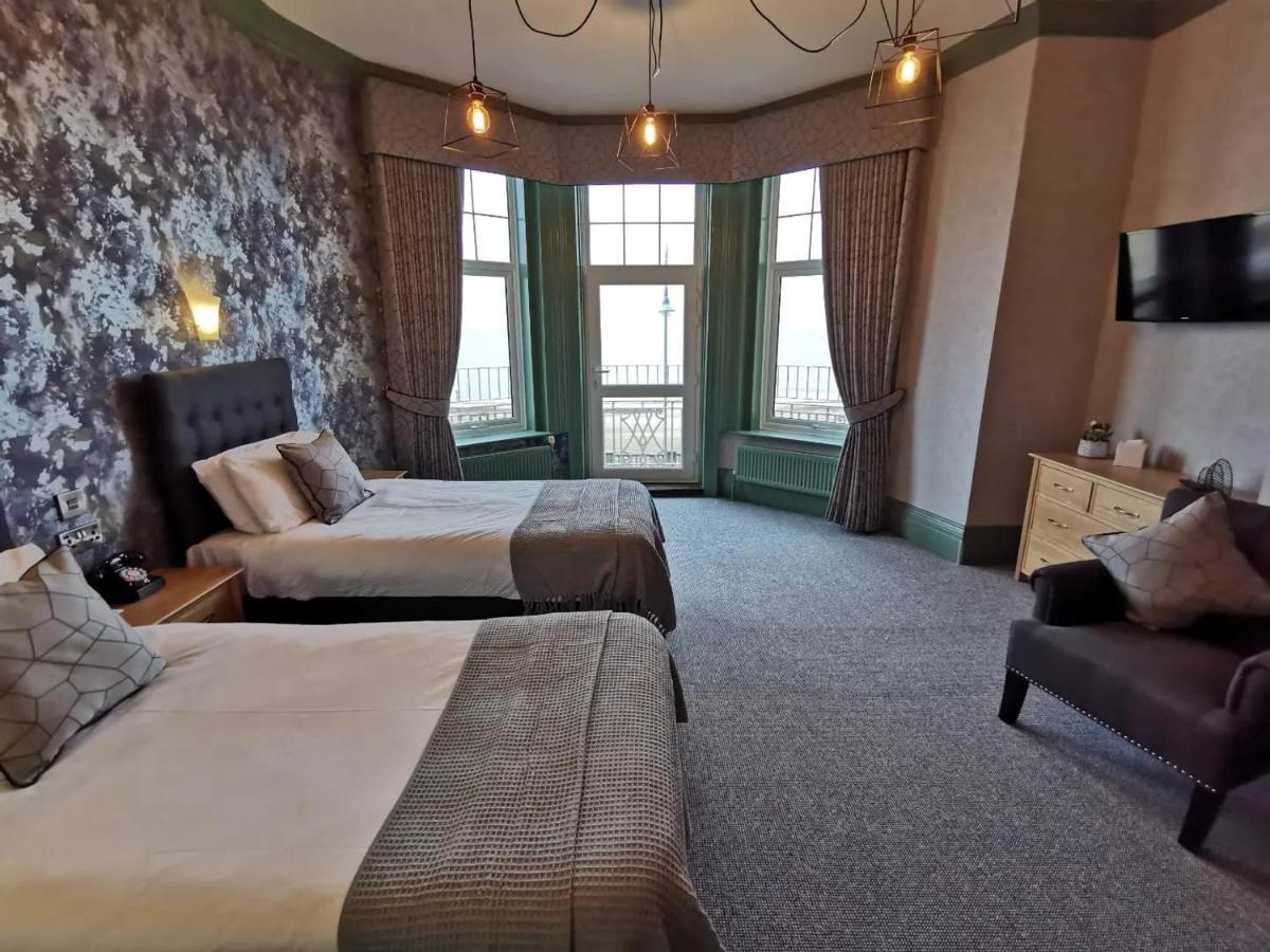 Victoria Hotel 3*